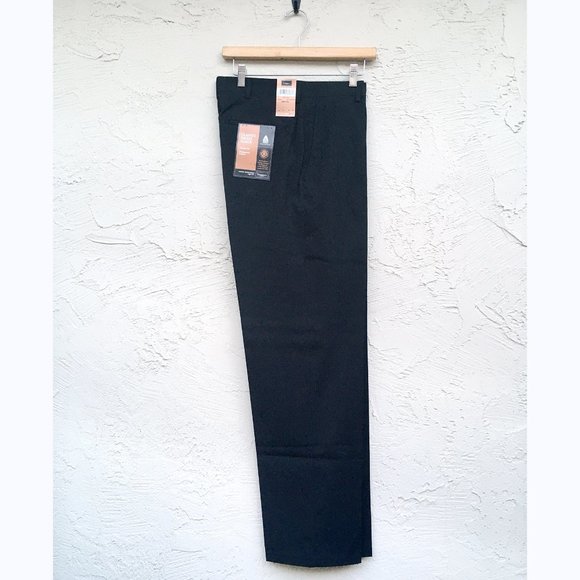 NWT - Haggar Men's Dress Pants w/ Thin Stripes (W32xL32) - Picture 2 of 2